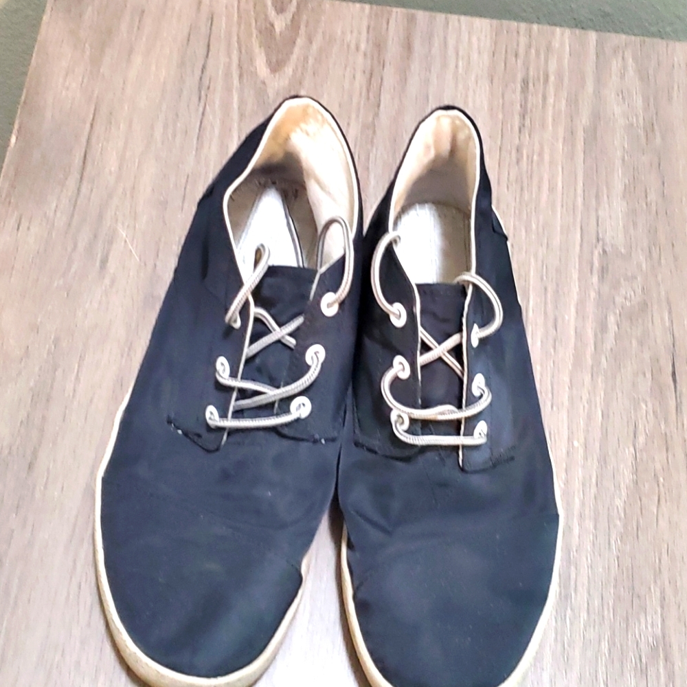 Shoe